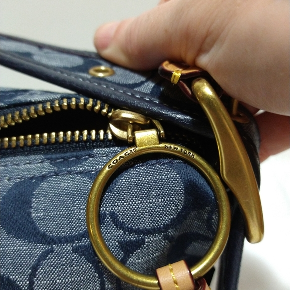Sold**Coach New York Chambray Signature Cargo Bag - Picture 4 of 16